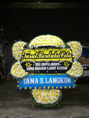 Papan Bunga Duka di Margoagung